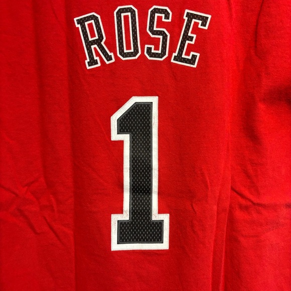 NBA Chicago Bulls #1 Derrick Rose Red Shirsey T shirt Medium Adidas - Picture 9 of 11